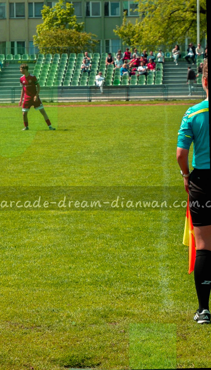 手机竖屏选房界面，列表显示入口名称、房间类型与可用状态标签